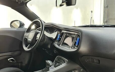 Dodge Challenger III рестайлинг 2, 2019 год, 3 499 999 рублей, 10 фотография