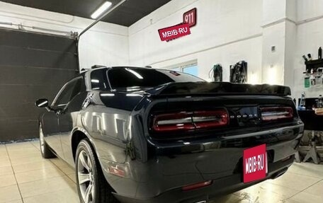 Dodge Challenger III рестайлинг 2, 2019 год, 3 499 999 рублей, 5 фотография