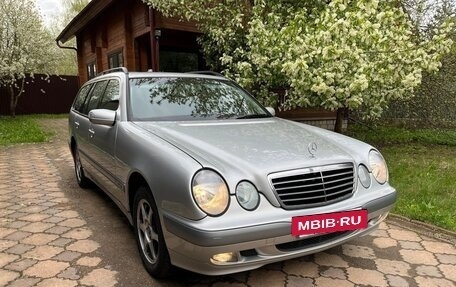 Mercedes-Benz E-Класс, 2002 год, 820 000 рублей, 3 фотография