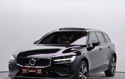 Volvo V60 Cross Country II, 2021 год, 3 180 000 рублей, 1 фотография