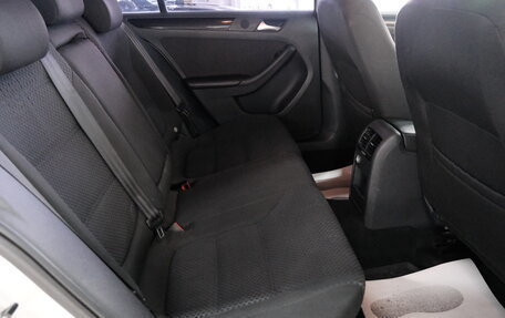 Volkswagen Jetta VI, 2013 год, 1 119 000 рублей, 24 фотография