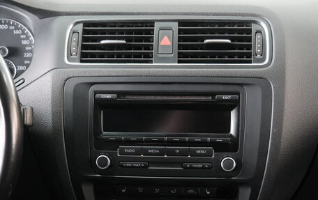 Volkswagen Jetta VI, 2013 год, 1 119 000 рублей, 18 фотография