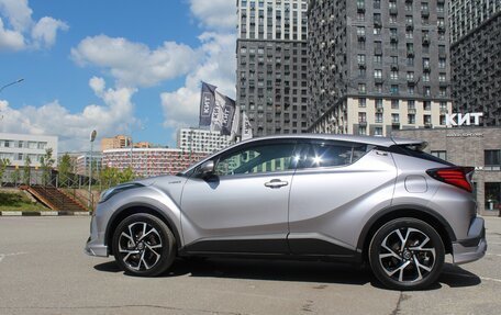 Toyota C-HR I рестайлинг, 2020 год, 2 880 000 рублей, 5 фотография