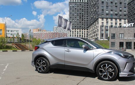 Toyota C-HR I рестайлинг, 2020 год, 2 880 000 рублей, 7 фотография
