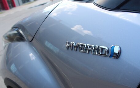Toyota C-HR I рестайлинг, 2020 год, 2 880 000 рублей, 4 фотография