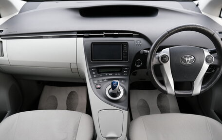 Toyota Prius, 2011 год, 1 149 000 рублей, 15 фотография