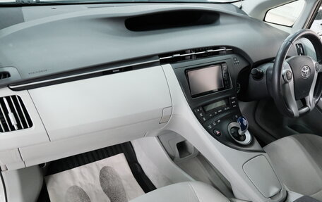 Toyota Prius, 2011 год, 1 149 000 рублей, 20 фотография