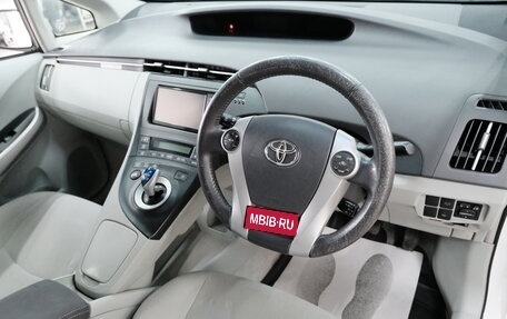 Toyota Prius, 2011 год, 1 149 000 рублей, 10 фотография