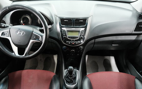 Hyundai Solaris II рестайлинг, 2011 год, 649 000 рублей, 16 фотография