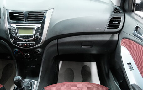 Hyundai Solaris II рестайлинг, 2011 год, 649 000 рублей, 20 фотография