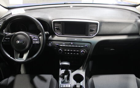 KIA Sportage IV рестайлинг, 2020 год, 2 233 000 рублей, 9 фотография