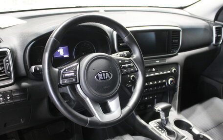 KIA Sportage IV рестайлинг, 2020 год, 2 233 000 рублей, 10 фотография
