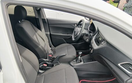Hyundai Solaris II рестайлинг, 2018 год, 660 000 рублей, 6 фотография