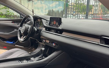 Mazda 6, 2018 год, 2 350 000 рублей, 12 фотография