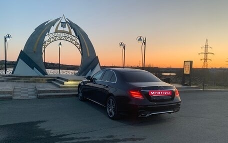 Mercedes-Benz E-Класс, 2019 год, 4 000 000 рублей, 4 фотография