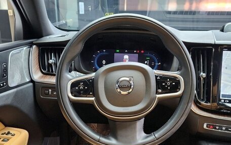 Volvo V60 II, 2022 год, 3 050 000 рублей, 11 фотография
