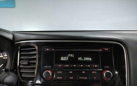 Mitsubishi Outlander III рестайлинг 3, 2013 год, 953 000 рублей, 12 фотография