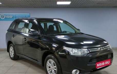 Mitsubishi Outlander III рестайлинг 3, 2013 год, 953 000 рублей, 3 фотография