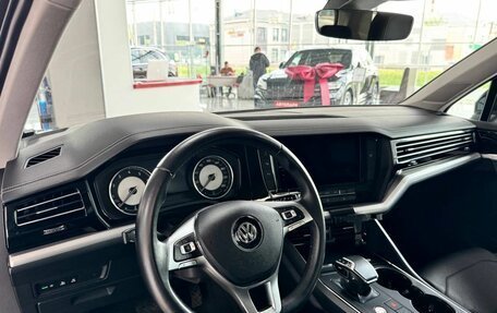 Volkswagen Touareg III, 2019 год, 4 599 000 рублей, 9 фотография