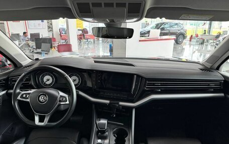 Volkswagen Touareg III, 2019 год, 4 599 000 рублей, 19 фотография