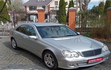 Mercedes-Benz C-Класс, 2004 год, 950 000 рублей, 1 фотография