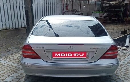 Mercedes-Benz C-Класс, 2004 год, 950 000 рублей, 4 фотография