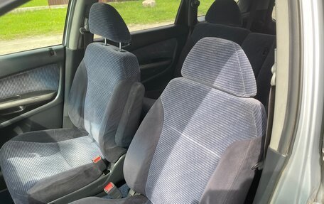 Honda Stream I рестайлинг, 2000 год, 649 000 рублей, 13 фотография