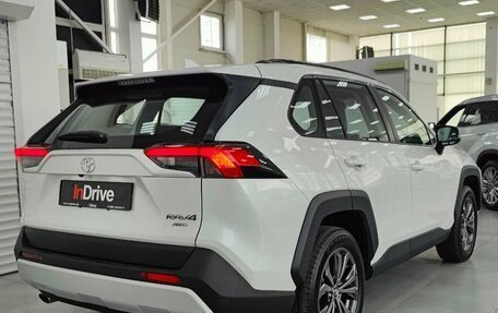 Toyota RAV4, 2024 год, 4 350 000 рублей, 4 фотография