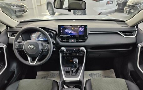 Toyota RAV4, 2024 год, 4 350 000 рублей, 9 фотография