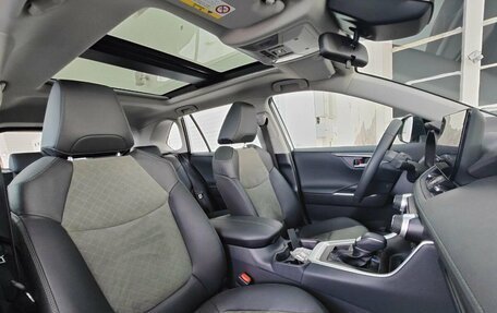 Toyota RAV4, 2024 год, 4 350 000 рублей, 10 фотография
