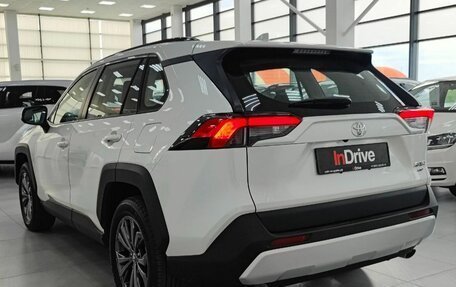 Toyota RAV4, 2024 год, 4 350 000 рублей, 6 фотография