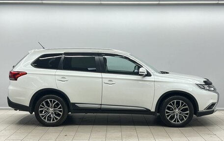 Mitsubishi Outlander III рестайлинг 3, 2015 год, 1 595 000 рублей, 6 фотография