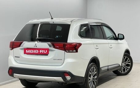 Mitsubishi Outlander III рестайлинг 3, 2015 год, 1 595 000 рублей, 5 фотография