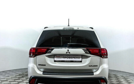 Mitsubishi Outlander III рестайлинг 3, 2015 год, 1 547 000 рублей, 6 фотография