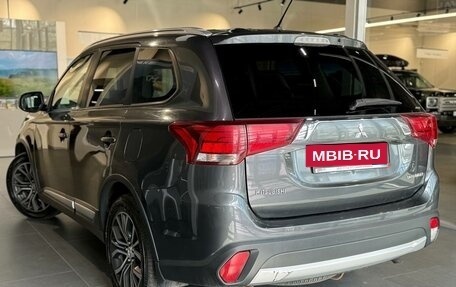 Mitsubishi Outlander III рестайлинг 3, 2015 год, 1 339 000 рублей, 4 фотография