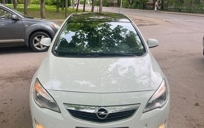 Opel Astra J, 2011 год, 700 000 рублей, 1 фотография