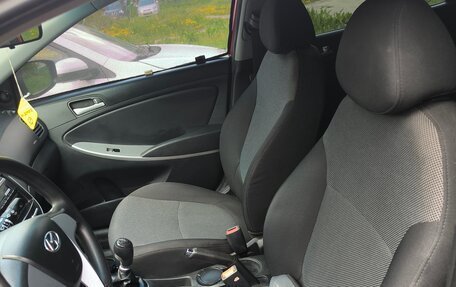 Hyundai Solaris II рестайлинг, 2011 год, 750 000 рублей, 2 фотография