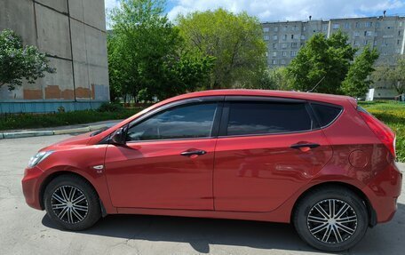 Hyundai Solaris II рестайлинг, 2011 год, 750 000 рублей, 5 фотография