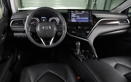 Toyota Camry, 2021 год, 3 570 000 рублей, 6 фотография