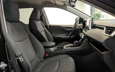 Toyota RAV4, 2021 год, 3 250 000 рублей, 24 фотография