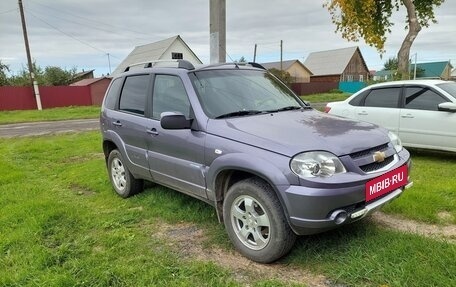 Chevrolet Niva I рестайлинг, 2010 год, 800 000 рублей, 2 фотография