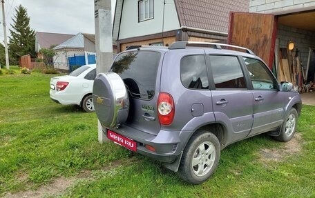 Chevrolet Niva I рестайлинг, 2010 год, 800 000 рублей, 3 фотография