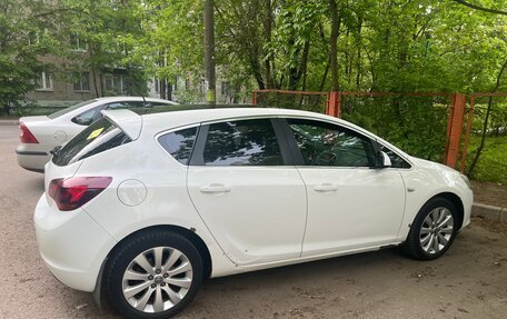 Opel Astra J, 2011 год, 700 000 рублей, 3 фотография