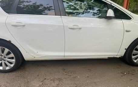 Opel Astra J, 2011 год, 700 000 рублей, 10 фотография