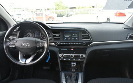 Hyundai Elantra VI рестайлинг, 2019 год, 1 900 000 рублей, 14 фотография