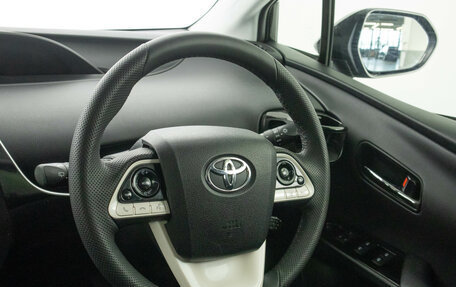 Toyota Prius IV XW50, 2018 год, 1 749 000 рублей, 15 фотография