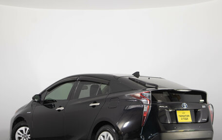 Toyota Prius IV XW50, 2018 год, 1 749 000 рублей, 5 фотография