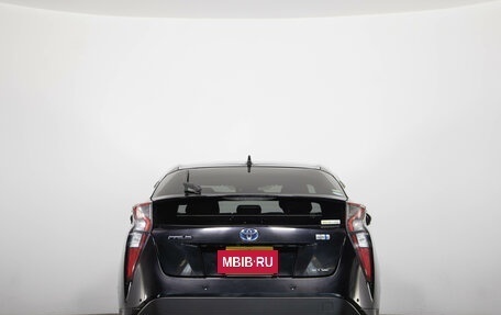 Toyota Prius IV XW50, 2018 год, 1 749 000 рублей, 6 фотография