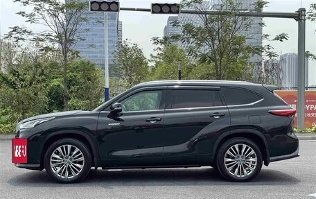 Toyota Highlander, 2022 год, 3 820 013 рублей, 6 фотография