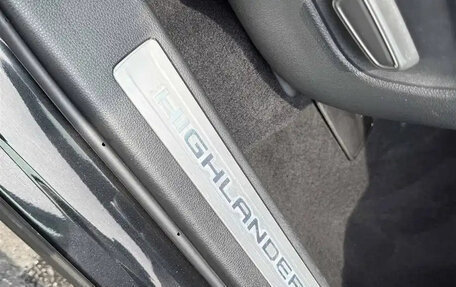 Toyota Highlander, 2022 год, 3 820 013 рублей, 31 фотография